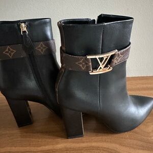 Brand new , ladies ankle boots.